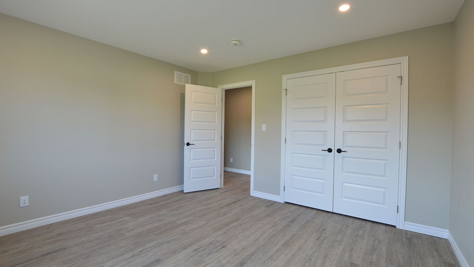 inside bedroom of Trailblazer homes project
